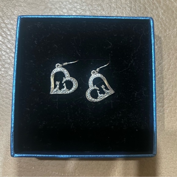 Jewelry - NWB Sterling silver heart earrings with giraffes